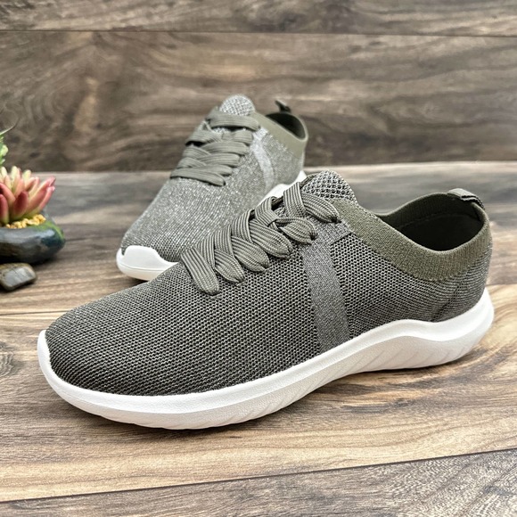 NIB Clarks Cloudsteppers 9M Nova Glint Mesh Comfort Sneakers Dark Olive Combo - Picture 3 of 12